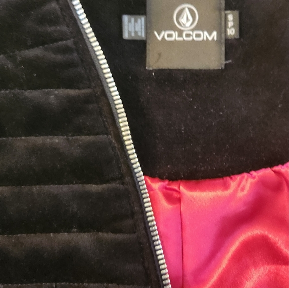 Black Quilted Velvet Bomber Jacket w/Red Satin interior - Volcom - Chunky zipper - Picture 13 of 15